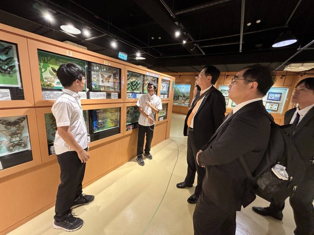 ▲日本山口縣教育委員會教育長繁吉健志一行參訪臺灣高中,以強化國際合作事宜。(圖/教育部 提供)
