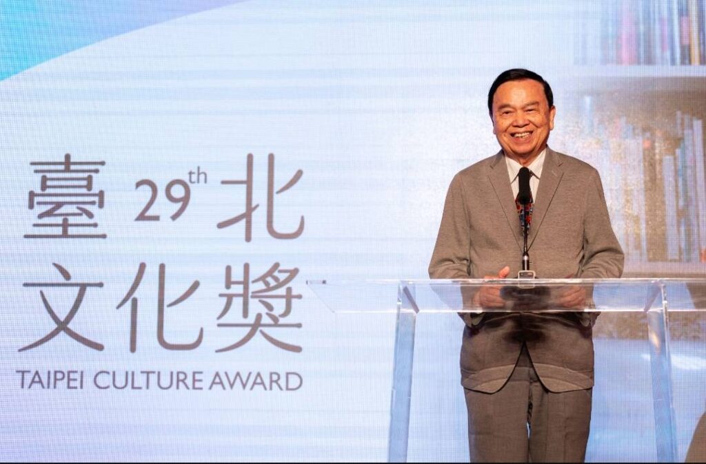 ▲藝術家雜誌社創辦人何政廣獲頒臺北文化獎之殊榮。（圖/臺北市文化局 提供）