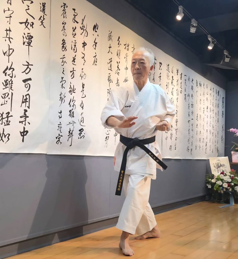 ▲開幕式上鄭茂林現場打拳顯藝,展露出靈巧有力的身手,讓與會者讚譽有加。(圖/鄭茂林 提供)