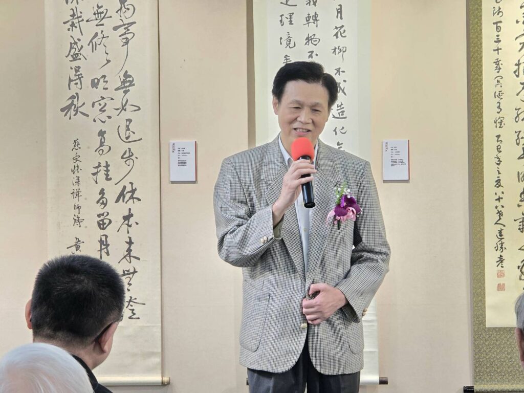 ▲中國書法學會理事長陳銘鏡認為澹廬書會可謂人才濟濟，臥虎藏龍，曹公的書藝與人品傳承，對書界影響極大。（記者 詹佳綺/攝）