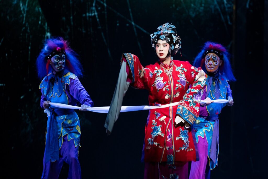 黃宇琳飾演王熙鳳，狠辣與脆弱絲絲如扣。