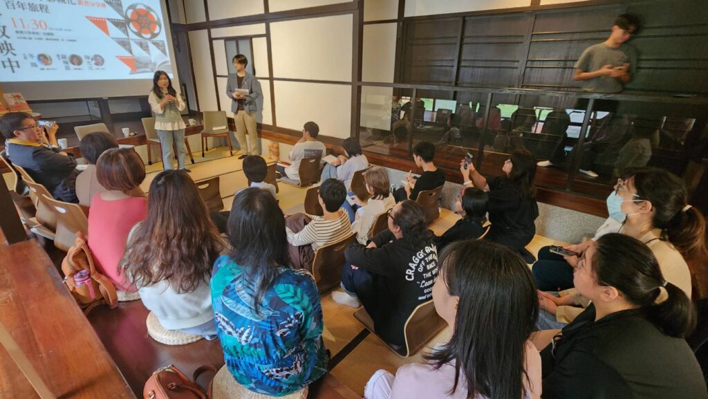 ▲出席新書發表會的文友與讀者,擠滿現場,氣氛熱烈。(記者 辛澎祥/攝)