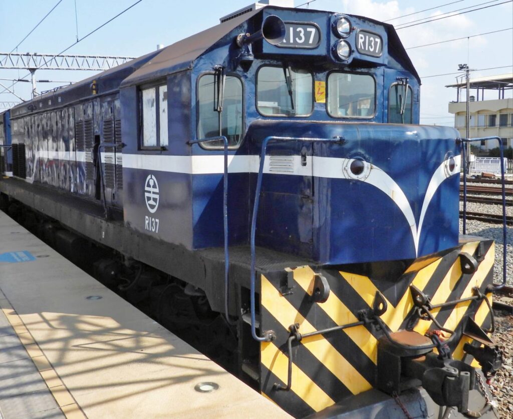 ▲臺鐡公司於活動中推出的懷舊列車「藍皮解憂號」備受期待。(圖/臺鐡公司 提供)