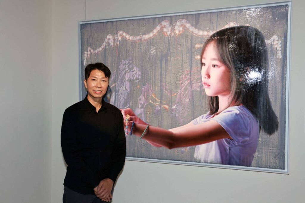 ▲獲得油畫類第一名的林正哲，作品備獲評審肯定。（圖/國父紀念館 提供）