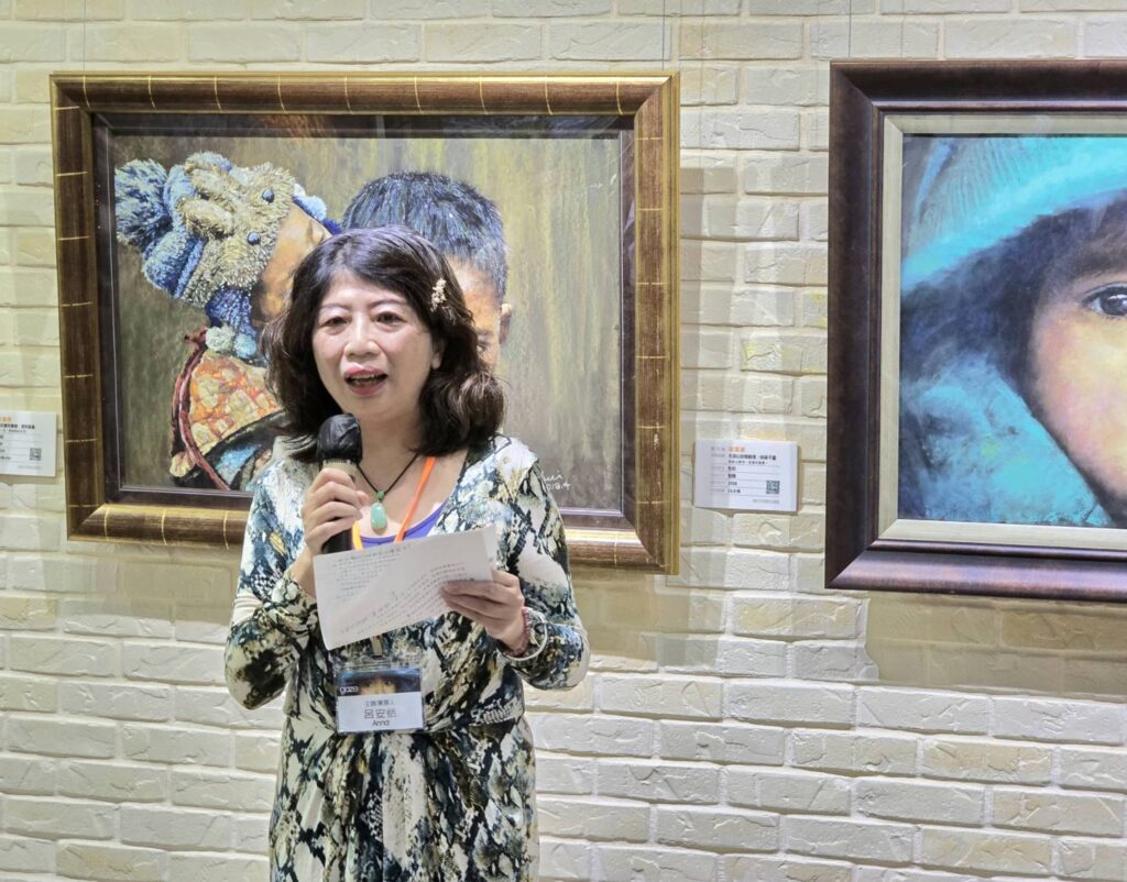 ▲呂寶毅策畫姐姐呂瓊慧的個展，雖疲累但內心十分快慰歡喜，兩檔特展也讓大家看到了呂瓊慧不同的藝術心境與藝術生命延續的永恆價值。（記者 詹佳綺/攝）