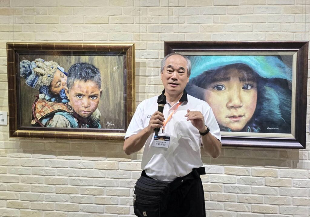 ▲臺灣現代畫會前理事長林朝蔚致詞時回憶與呂瓊慧當年同事時的情景與情誼，對她的創作歷程十分感佩。（記者 詹佳綺/攝）