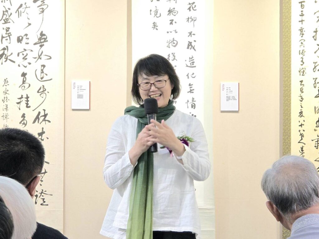 ▲澹廬文教基金會董事長連瑞芬強調，澹廬書會今年以雙展覽雙地域的形式做紀念與會員展出活動，讓書會傳承書道的精神具體落實。（記者 詹佳綺/攝）