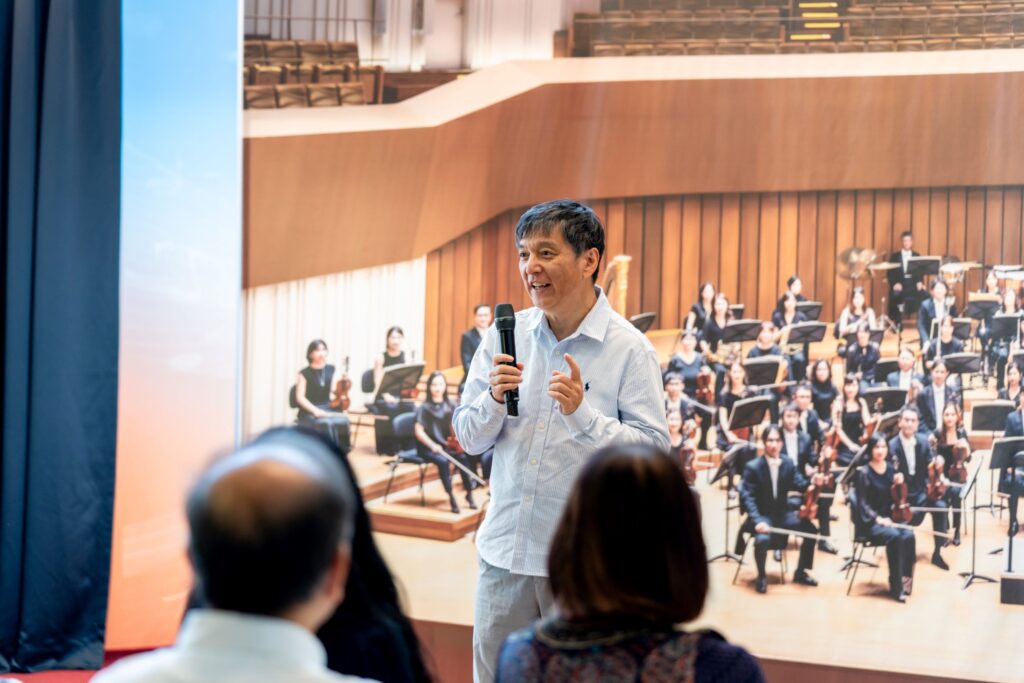 國臺交首席客席指揮水藍表示，自己在21年前首次指揮國臺交時，就深深感受到樂團把音樂帶到臺灣每個角落的使命感。（圖/文化部提供）