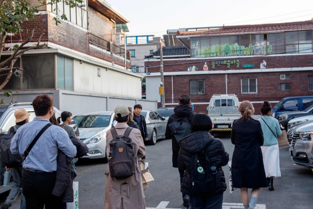 走訪德安藝術村，觀察以街區為場域、創作與生活共構的工藝實踐模式。（圖/工藝中心提供）