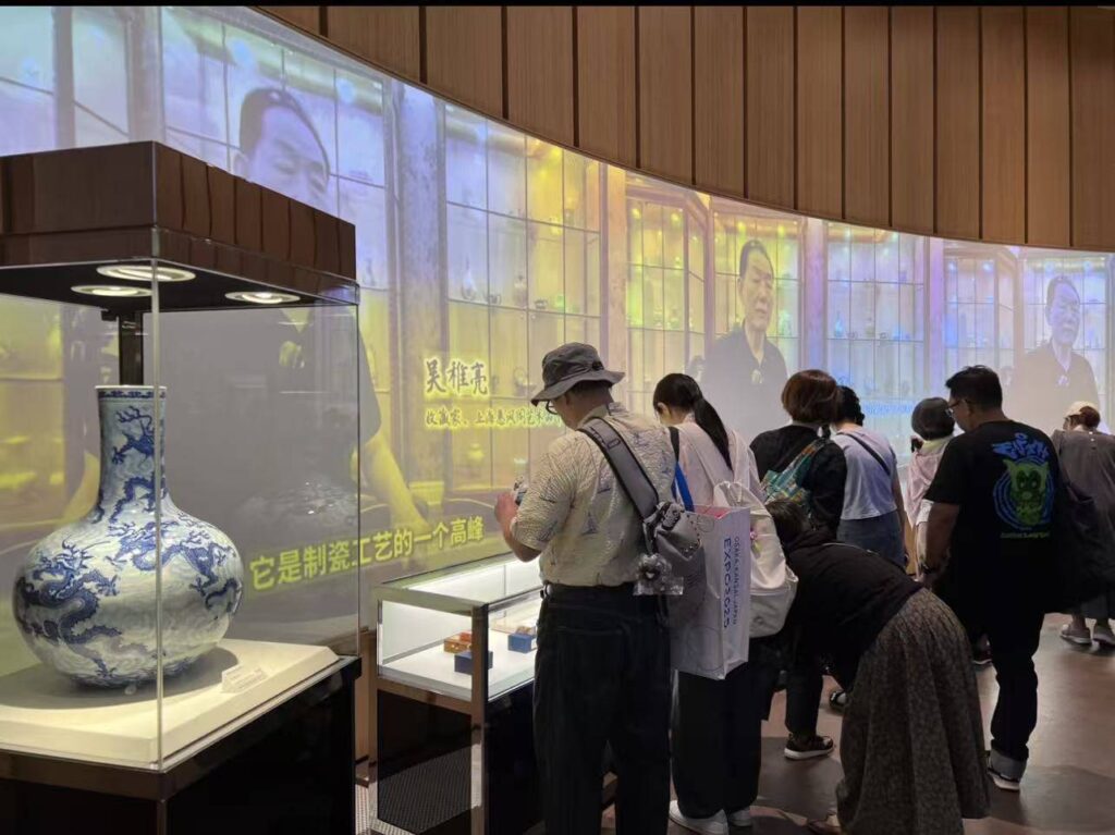 ▲吳稚亮董事長的彩瓷珍品在展場成為關注的焦點。（圖/吳稚亮 提供）