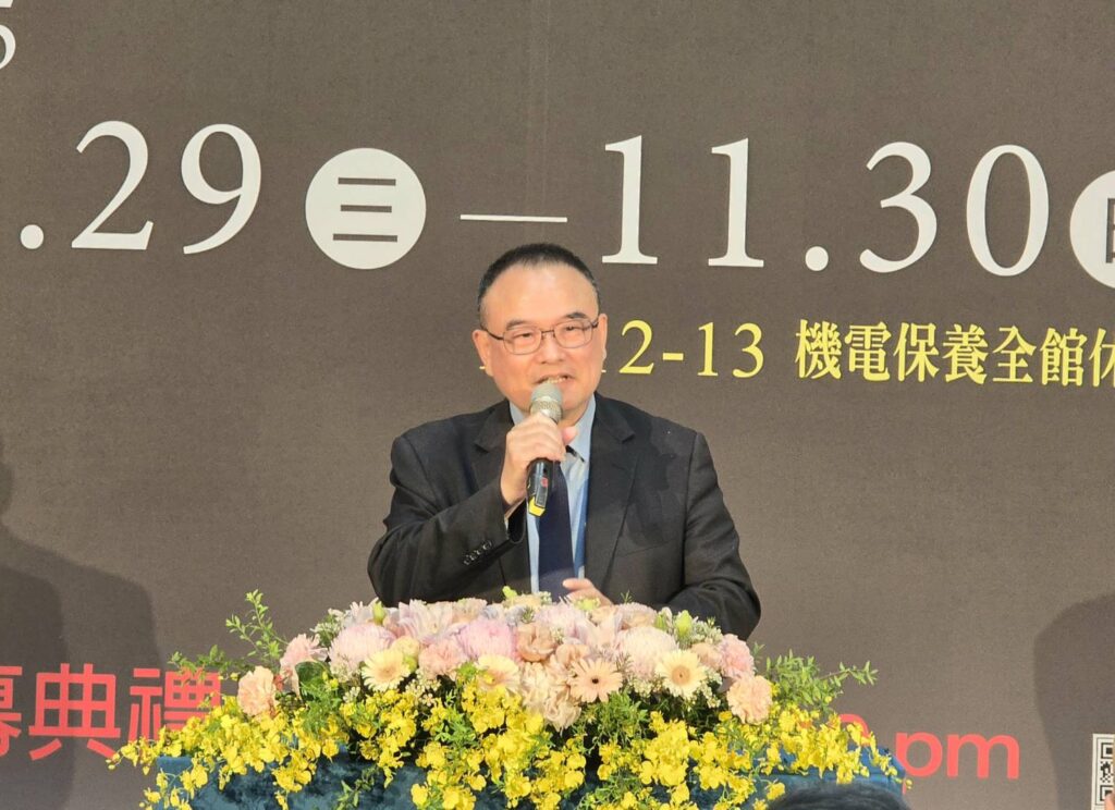 ▲故宮博物院院長蕭宗煌指出，卓麗秋老師能在青銅器與青花瓷的作品連動上，建構創作的新思維，是相當難能可貴的事。（記者 詹佳綺/攝）