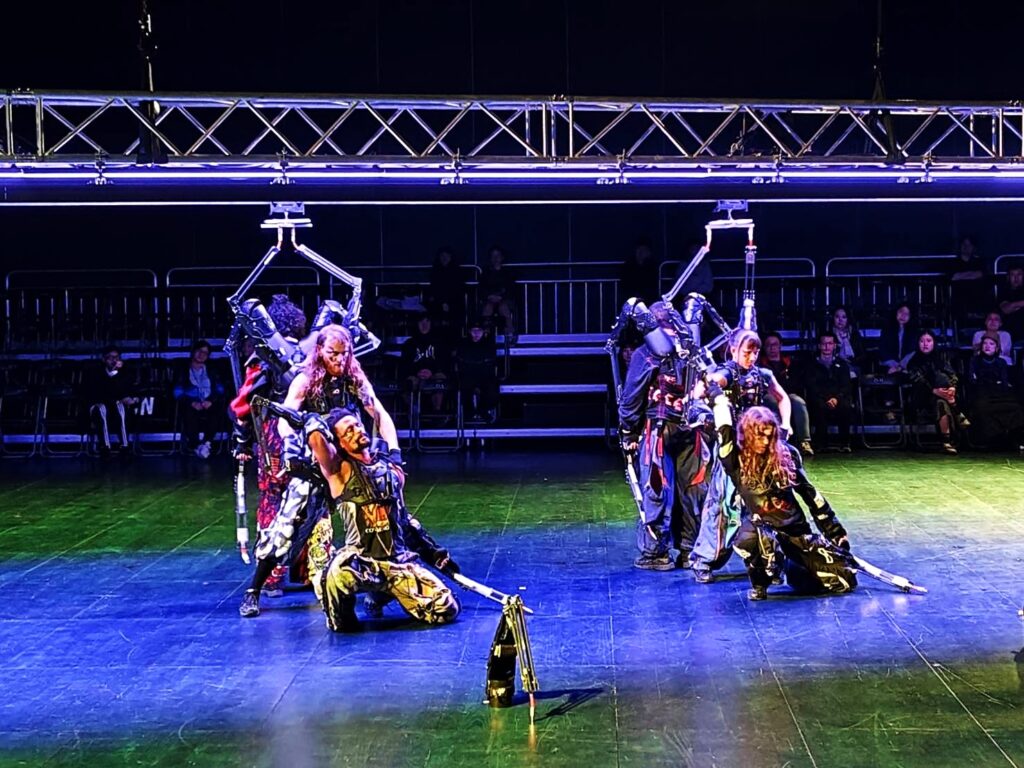 《機神祭》(U>N>I>T>E>D)展現人類、機械與靈性之間的深層對話。(記者 陳安婷/攝 )