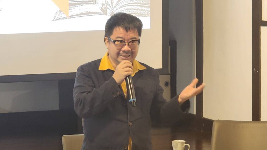 ▲國立影視聽中心董事長褚明仁說明與臺文館合作的過程,建構影視文化的願景。(記者 辛澎祥/攝)