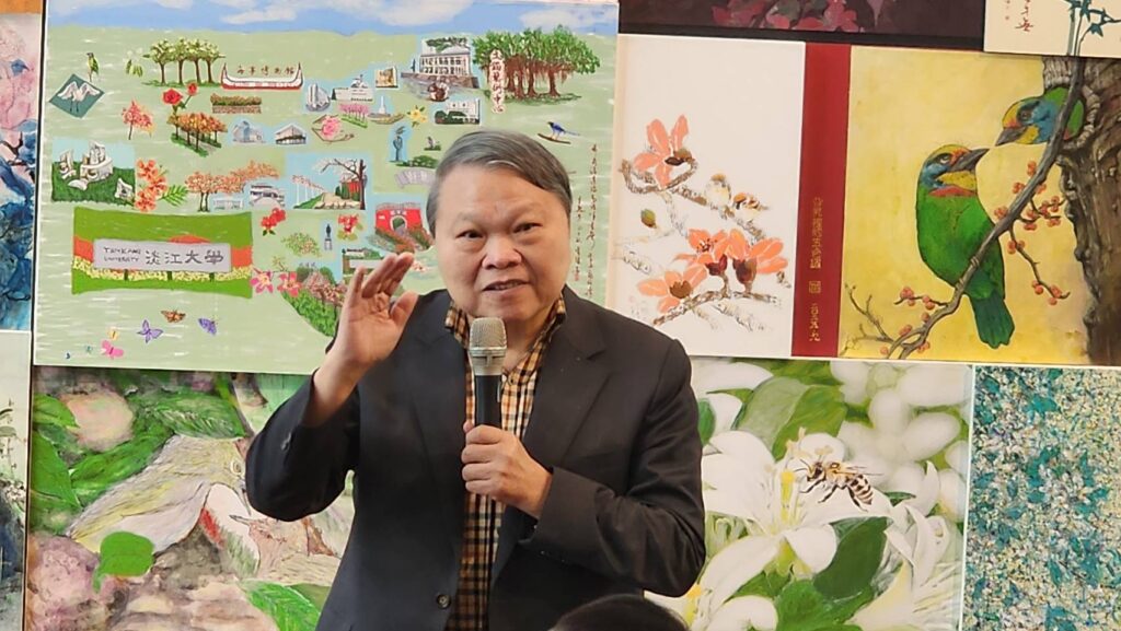 ▲前教育部次長周燦德認為，在傳統的基礎上，創新的手法與新工具的使用將大行其道，淡江大學的書畫e筆與AI的應用走在時代尖端，導引風潮，已成為趨勢下的典範。（記者 辛澎祥/攝）