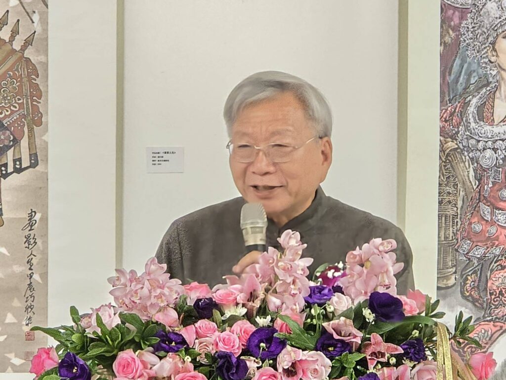 ▲臺東都蘭山畫院院長林永發教授表示，黃中泰老師在藝術領域的執著與態度，讓他的水墨人物畫精益求精，呈現當代感的特質。（記者 詹佳綺/攝）