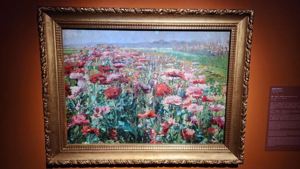▲以花卉為主軸的花繪作品展，將歐洲留傳至今的花圖花境做細膩呈現，令觀者眼界大開。（記者 辛澎祥/攝）