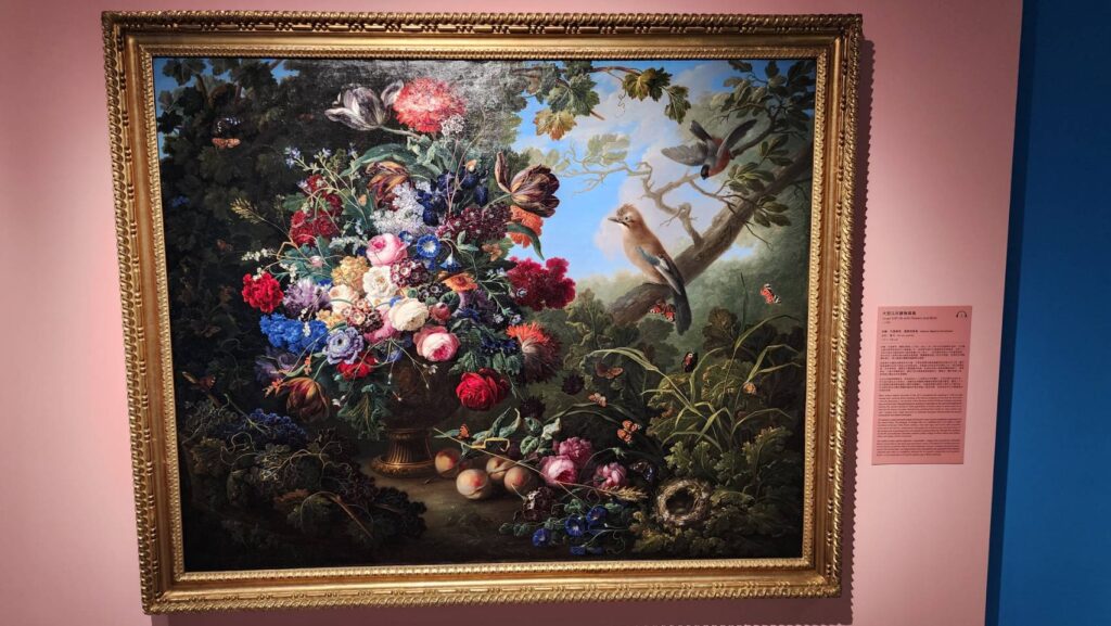 ▲展出的精緻與繽紛多彩作品，帶給民眾新的視野。（記者 辛澎祥/攝）