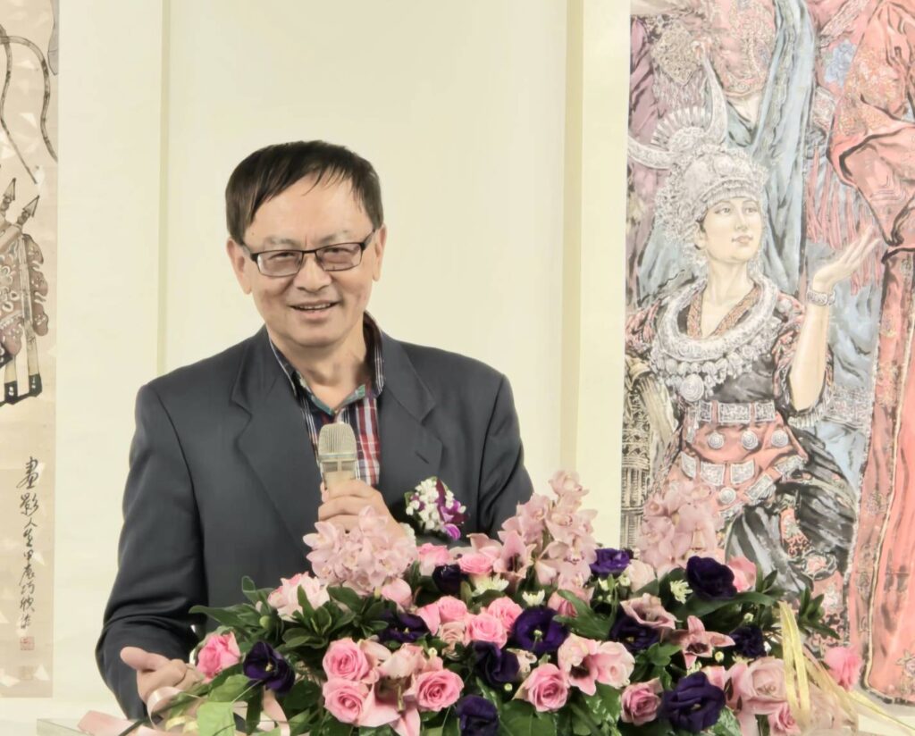▲前臺藝大副校長林泊佑指出，這次的水墨人物畫的展出，藉由畫中人物傳達真實神韻，帶給觀者不同的觀賞角度，極具藝術價值。（記者 詹佳綺/攝）