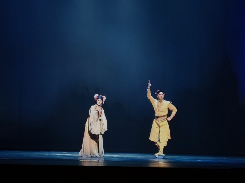 《暴風雨》融合京劇、舞台劇、莎劇、原住民歌舞等元素。（記者 陳安婷/攝 ）
