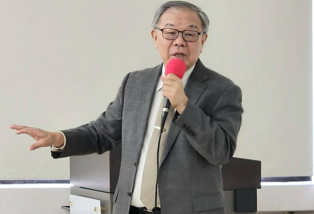 ▲張炳煌教授在演講中強調智慧e筆的發展效益，淡江大學研發團隊所研發成功的全方位數位書畫工具，將為全民帶來學習與應用的便利。（記者 辛澎祥/攝）