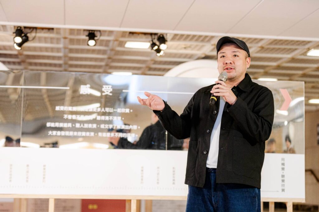 ▲唐美雲歌仔戲團主任楊世丞在開幕式上說明劇場未來與社會永續的關係。（記者 辛澎祥/攝）