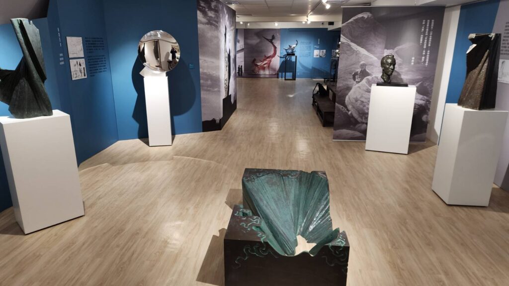 ▲「大乘景觀-楊英風雕塑作品展」將展出20餘件楊英風不同時期的代表作，也是楊英風藝術教育基金會及覺風佛教藝術文化基金會共同主辦的年度大展，並將在大安覺風佛教藝術中心展出至明年三月。（記者 辛澎祥/攝）