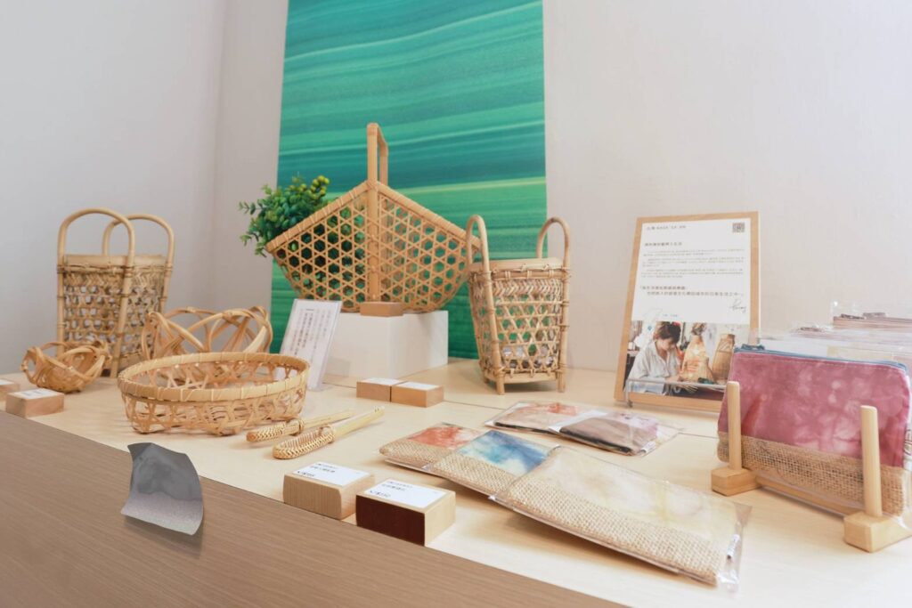 ▲花蓮在地的文化基地所展出的文創產品，技藝非凡。（圖/文化部 提供）