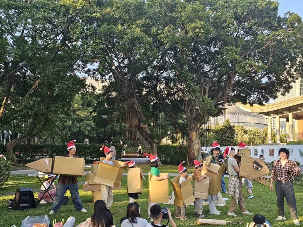 小朋友們在劇中參與「鯊魚火箭號」改裝任務,十分開心。(圖/國父紀念館提供)