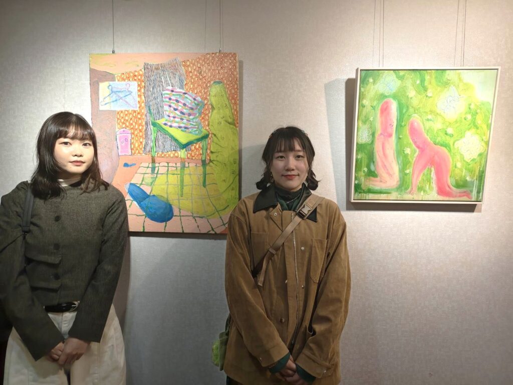 國立臺灣藝術大學的盧宛萱及楊媃伊，皆為優秀的藝術新星。（記者 陳安婷/攝）