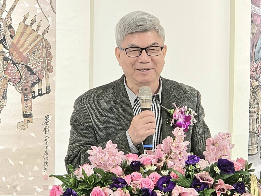 ▲臺北海洋科技大學榮譽教授陳合成認為，李奇茂大師在水墨人物畫領域展現卓越的藝術成就，黃中泰老師傳承畫技與風格，在水墨人物畫的發展大放異彩。（記者 詹佳綺/攝）