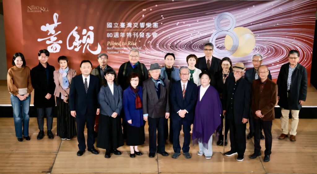 ▲文化部長李遠與出席活動貴賓與音樂人以大合照留念,場面溫馨熱烈。(圖/文化部 提供)