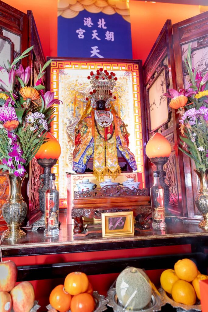 ▲北港朝天宮的媽祖天后展現另一種不同的神明文化，讓信徒與民眾建構隨行的正向意義。（記者 辛澎祥/攝）