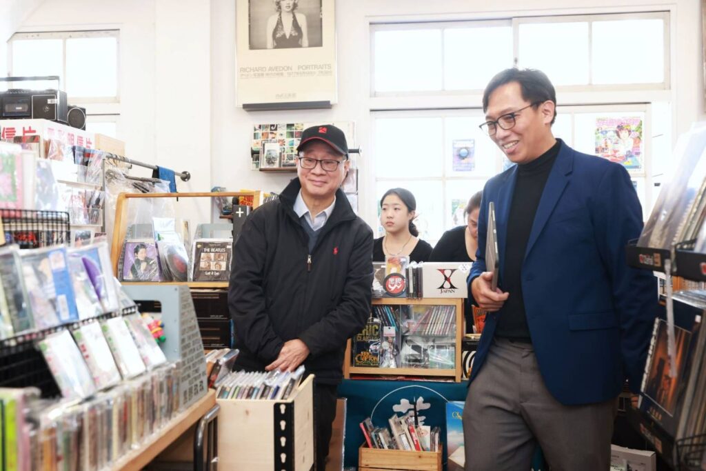 ▲文化部長李遠（左）參訪臺中百大文化基地。（圖/文化部 提供）