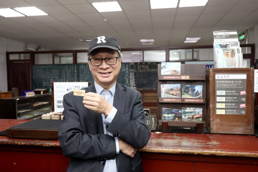 ▲李遠部長走訪舊打狗驛故事館，神情愉快。（圖/文化部 提供）