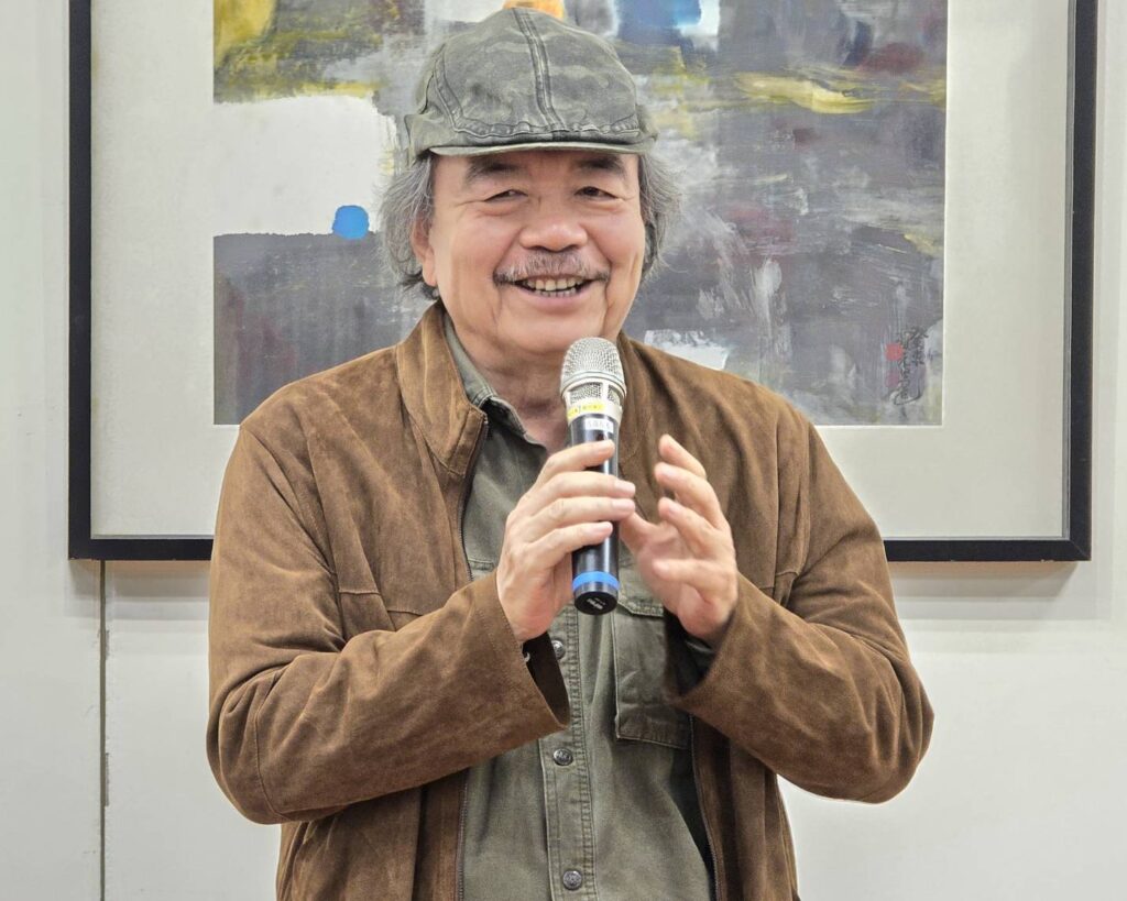 ▲師大美術系教授程代勒致詞時表示，張進勇的水墨創作有自己特有的風格，後進學習也有大將之風，顯見張進勇的藝術修為與創作影響力。（記者 詹佳綺/攝）