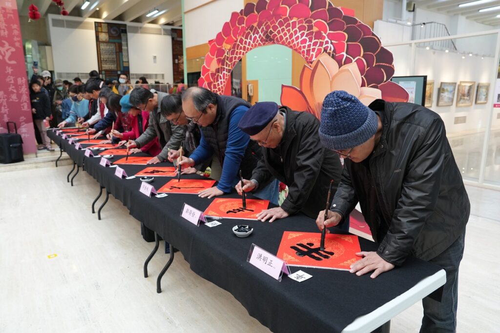 葫蘆墩文化中心1月24日舉辧2026「駿馬賀歲」新春揮毫活動。（圖/文化局提供）