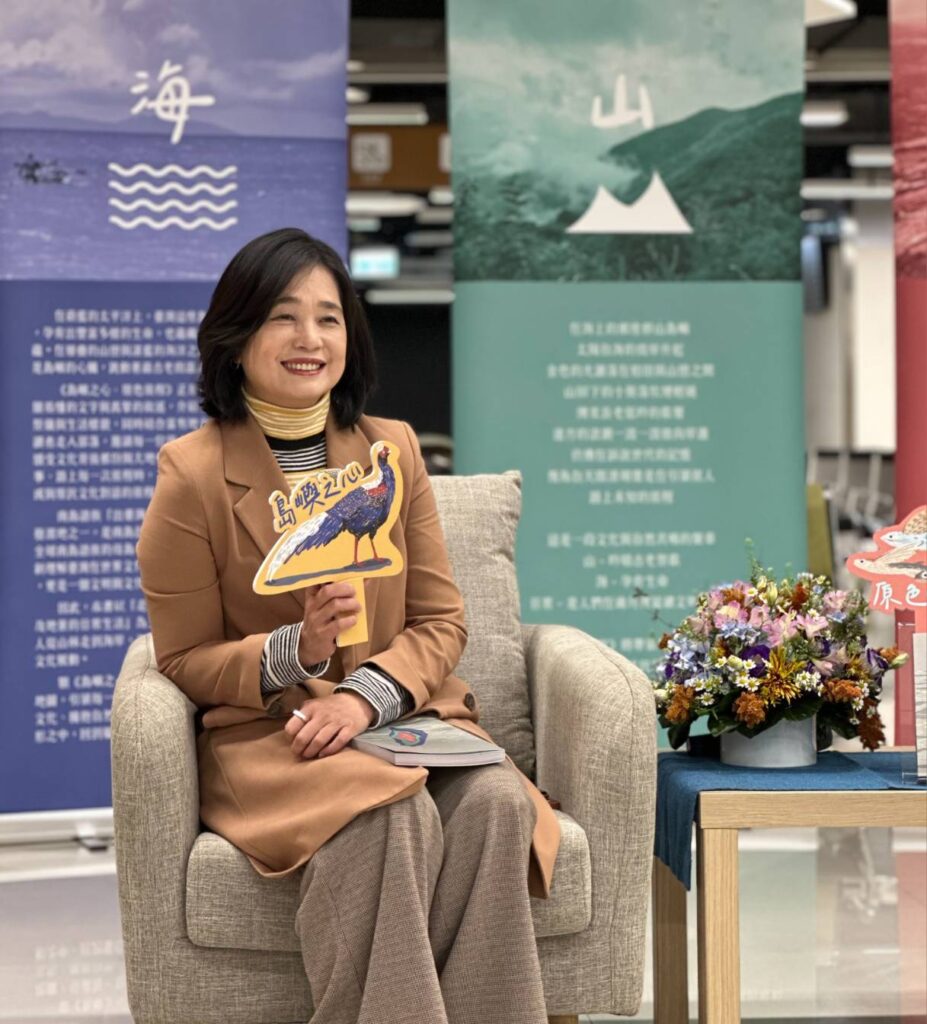 ▲觀光署長陳玉秀為部落新書發表進行大力行銷,歡迎民眾到部落觀光旅遊。(記者 辛澎祥/攝)