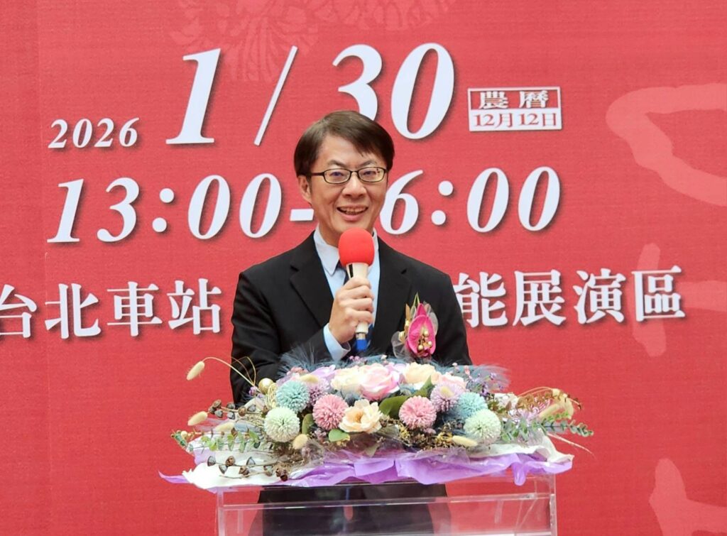 ▲內政部主任秘書黃駿逸指出，將精美文字與漢字透過寫春聯的呈現，帶給大家滿滿的幸福感，活動所彰顯的正面意義值得推動。（記者 詹佳綺/攝）