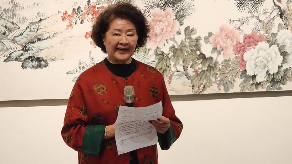 ▲胡克敏紀念館館長 ，也是此次聯展的參展藝術家之一的李中華，致詞時表達此刻的複雜心情，並強調以傳承的信念進行策畫最終篇展出，為回到初心將作品送返胡克敏老師故居為首要目標。（記者 辛澎祥/攝）