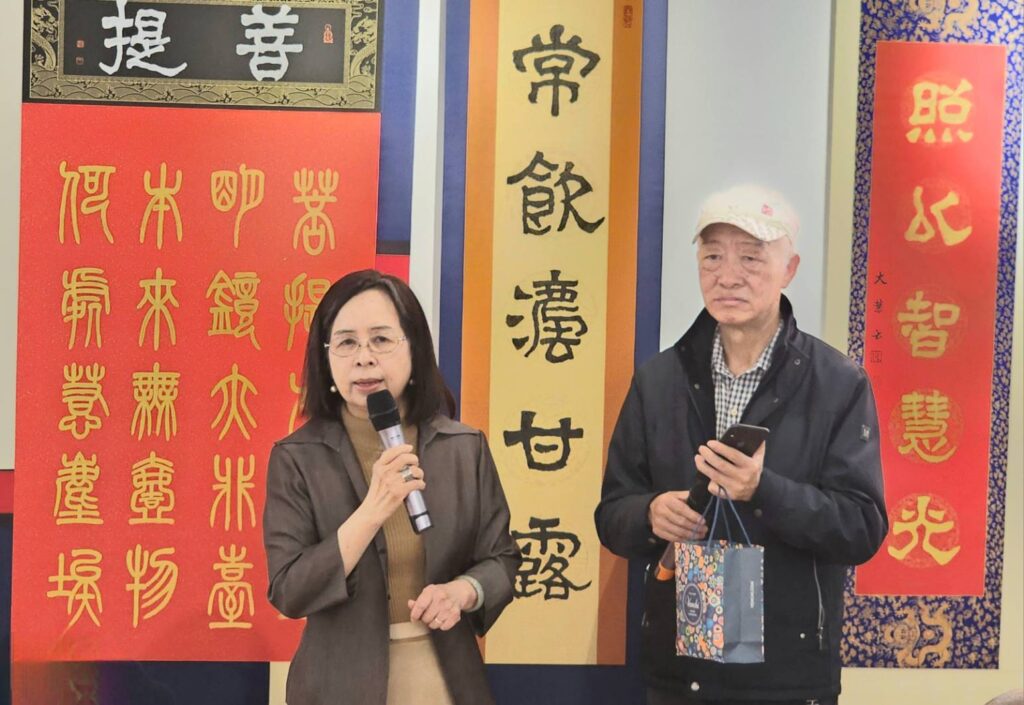 ▲擔任開幕式古詩吟唱的兩位老師洪淑珍(左)與鄭茂林,在理論與實務界皆享有盛名,這場開幕演出活動的表現備受正面評價。(記者 詹佳綺/攝)