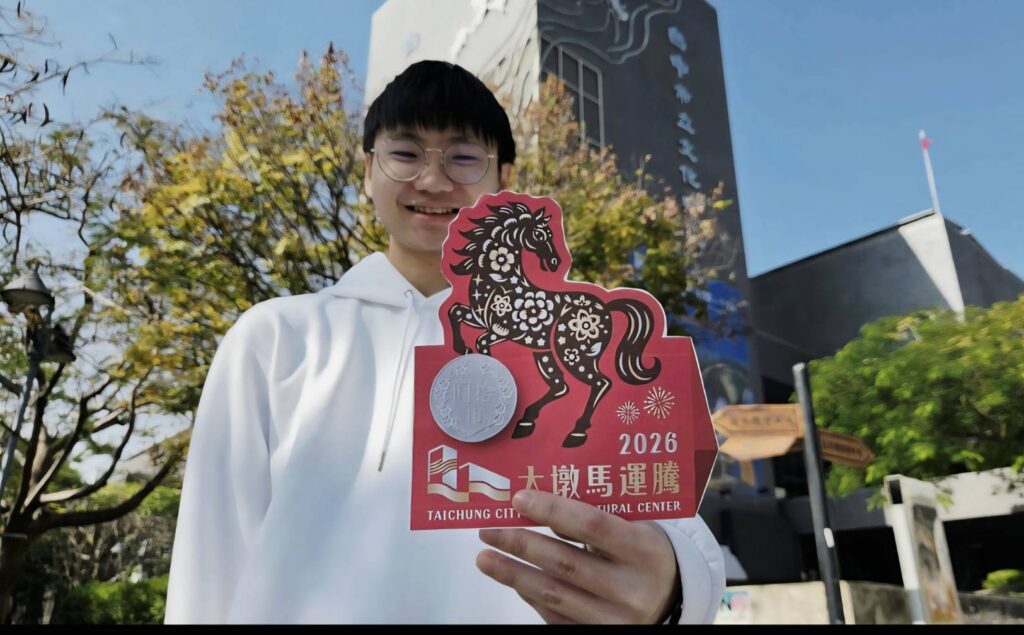 ▲市民參加馬年活動，內心充滿歡喜期待。（圖/大墩文化中心 提供）