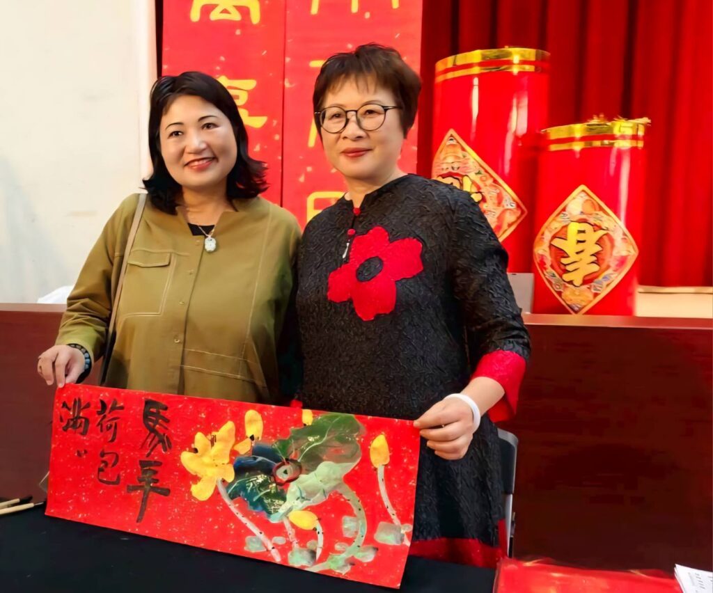 ▲書畫家完成的書畫春聯,呈現馬年的歡樂氣息。(圖/國立彰化生活美學館 提供)