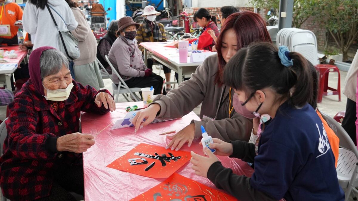 丙午馬年  馬上行動  教育部與青年發展署與青年志工共譜新春暖心曲