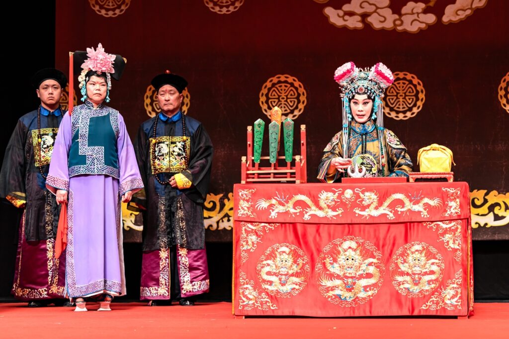 《四郎探母》彩照，陳長燕飾演蕭太后。（圖/國光劇團提供）