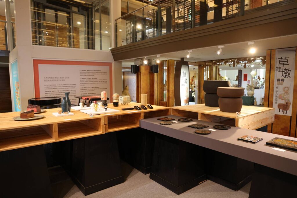 ▲展出中的展品彰顯出工藝傳承與教育推廣的重要特色，備受業界重視。（圖/工藝中心 提供）