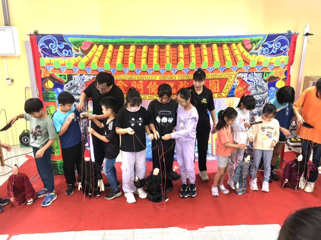▲兒童們擔任戲曲演出角色，是未來傳承發展的重要意義。（圖/傳藝中心 提供）
