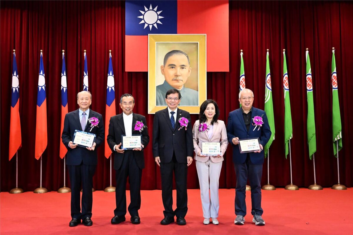 中華郵政創立130週年  傳承使命與時俱進  王國材領航加速轉型  強化企業核心競爭力  備受肯定