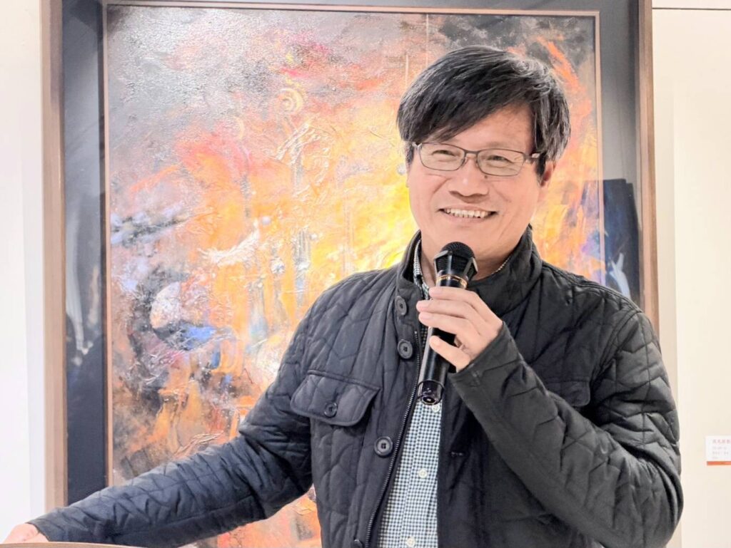 ▲師大美術系教授黃進龍認為張綺舫是個有才氣的藝術創作者，極佳的創作質感，讓這次的個展作品呈現正向的藝術展現話題，格外受到重視。（圖/張綺舫 提供）