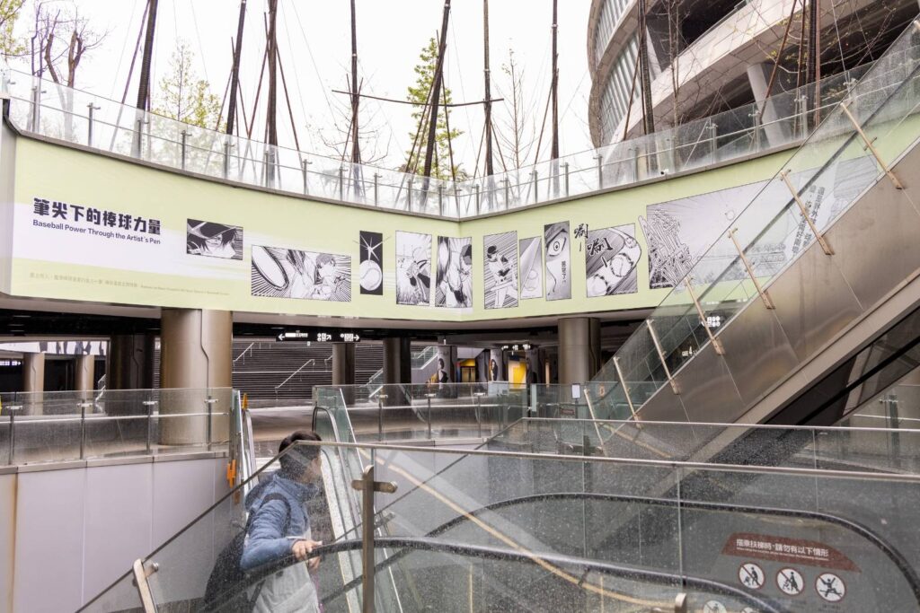 ▲展出作品在大巨蛋廣場隨處可見。(圖/文化部 提供)
