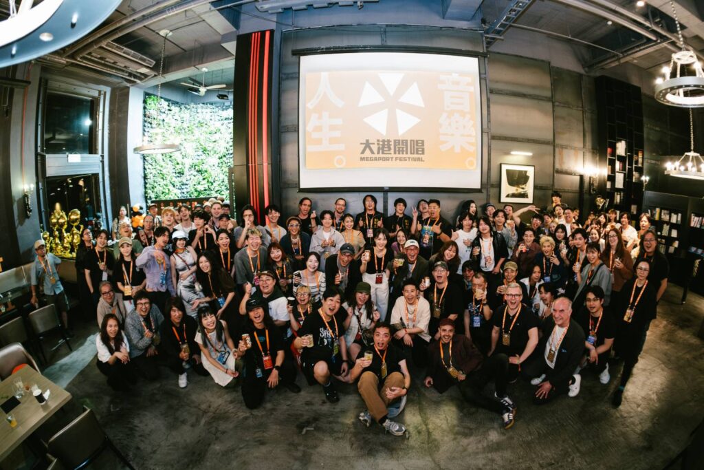 ▲參加大港開唱的國內外音樂人及音樂團體，開心合影留念。（圖/文策院 提供）